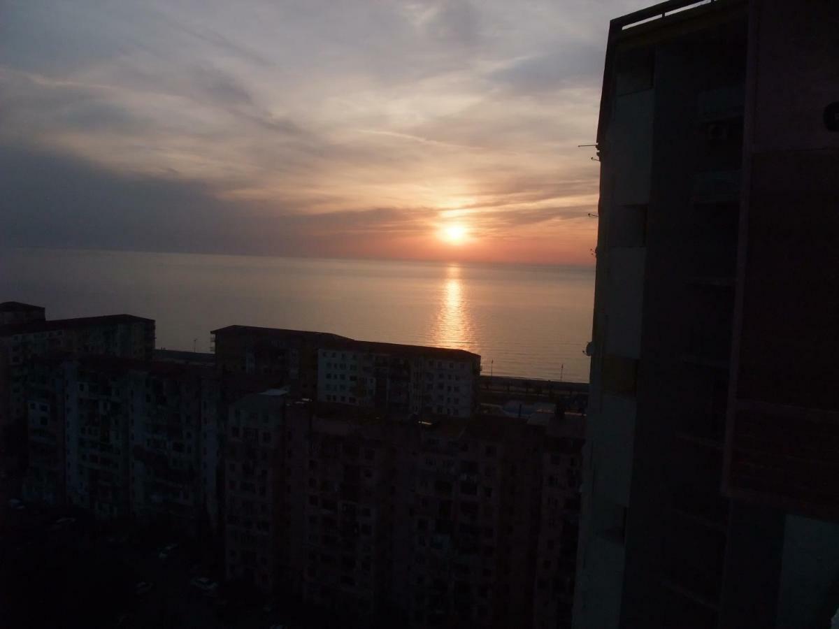 Apartment With Black Sea View Batumi Exterior photo